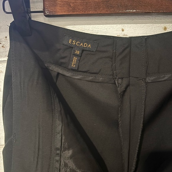 Escada Dress Pants Black Tullule
Front Zip Trousers in size 38/8 women’s - Picture 5 of 15